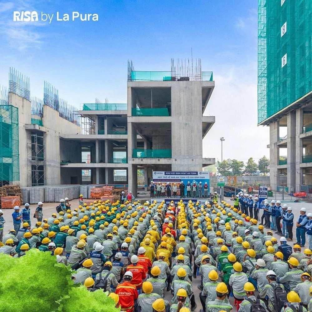 Tiến độ Risa Lapura mới nhất 2025 - Cập nhật chi tiết từng hạng mục 6 Công nhân làm việc 3 ca kíp để hoàn thành đúng tiến độ
